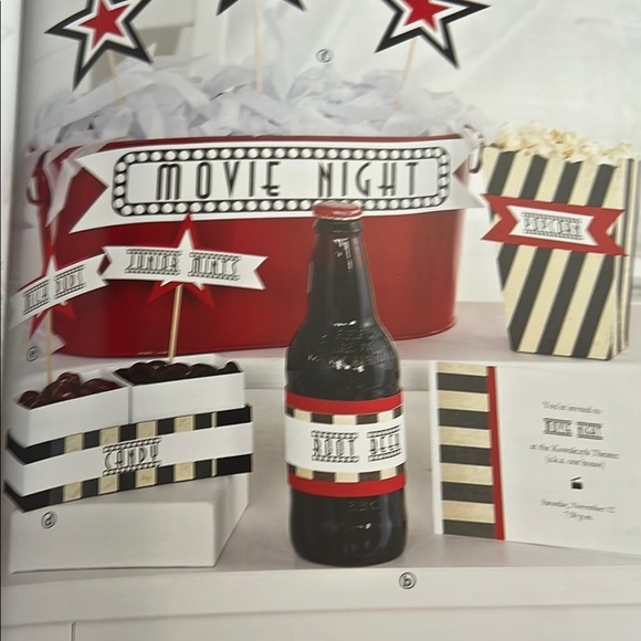 Party Ensembles Decorations Book with CD - Picture 8 of 16